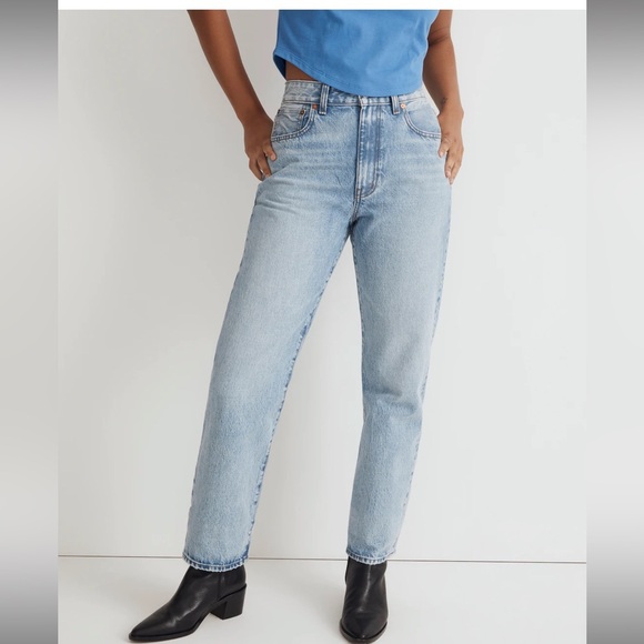 Madewell Denim - Madewell medium curvy 90s straight jeans 28 light washed